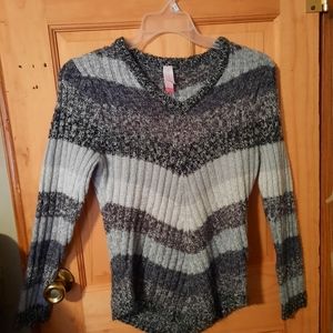 2/$10 No Boundaries sweater L 11-13